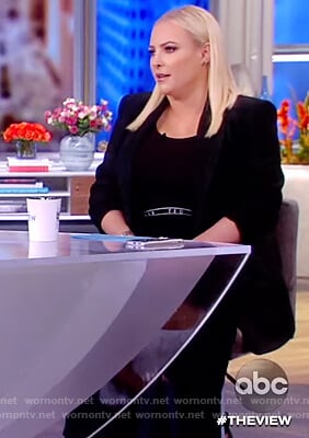 Meghan’s black pleated skirt on The View