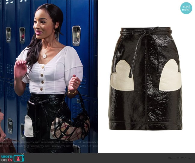 Heart-appliqué PVC skirt by Alexa Chung worn by Magnolia Barnard (Erinn Westbrook) on Insatiable