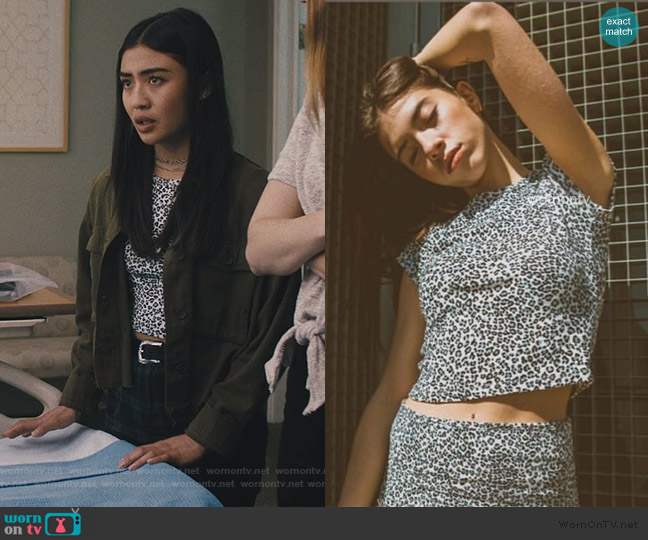 Cropped Leopard Tee by Brandy Melville worn by Alex Portnoy (Brianne Tju) on Light as a Feather
