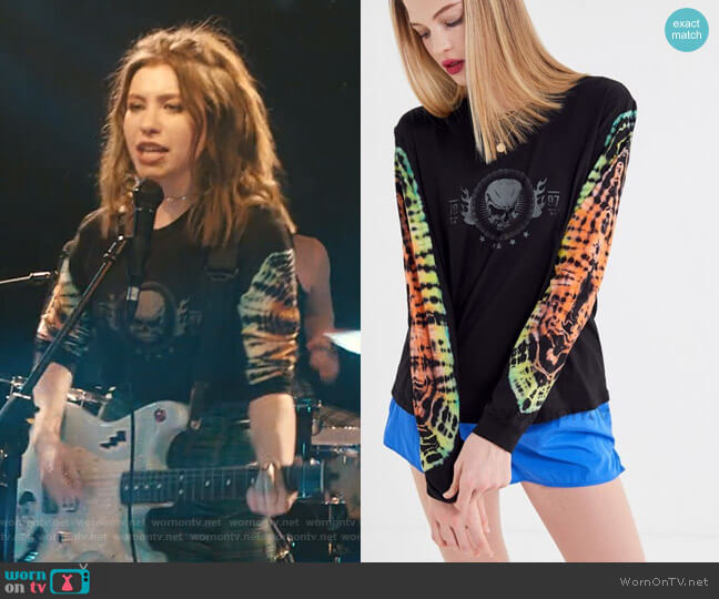 Skull Tie-Dye Long Sleeve Tee by Future State worn by Sammi Karras (Katelyn Nacon) on Light as a Feather