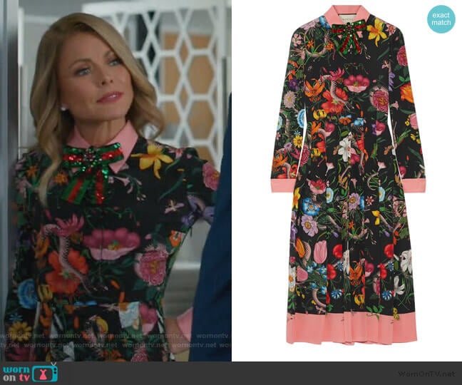 Pleated printed silk crepe de chine dress by Gucci worn by Kelly Ripa on American Housewife