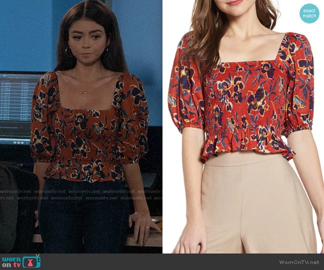 BP Print Smocked Crop Top worn by Haley Dunphy (Sarah Hyland) on Modern Family