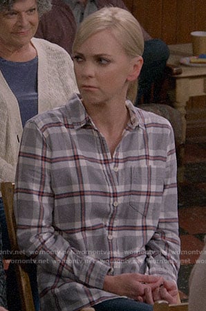 WornOnTV: Christy’s grey plaid shirt on Mom | Anna Faris | Clothes and ...