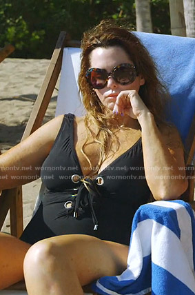 D’Andra’s black lace-up swimsuit and round sunglasses on The Real Housewives of Dallas