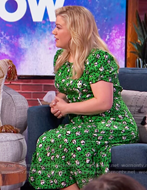 Kelly’s green floral dress on The Kelly Clarkson Show