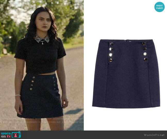 WornOnTV: Veronica's black printed collar crop top and button