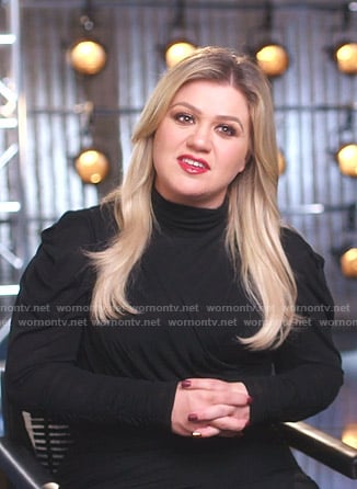 Kelly Clarkson’s black ruched mini dress on The Voice