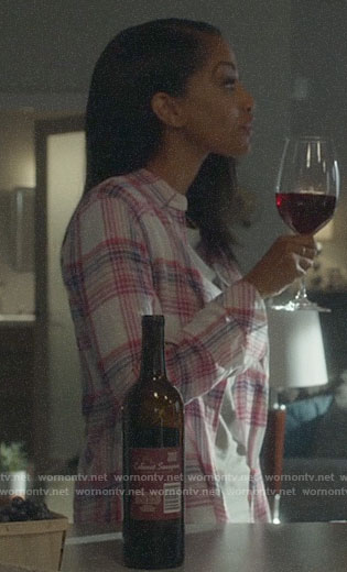 Kelly's plaid shirt on Supergirl