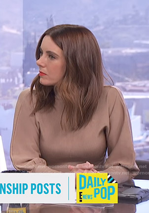 Melanie’s beige ribbed sweater on E! News Daily Pop