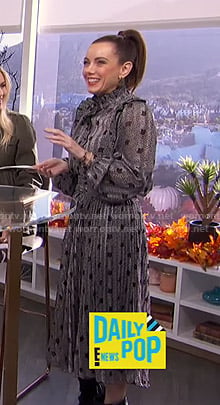 Melanie’s floral print ruffled dress on Live from E!