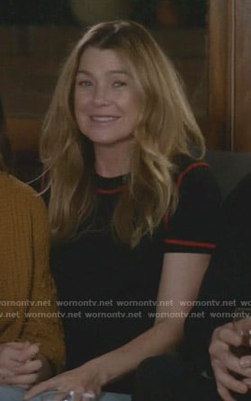 Meredith's black tee with red stitching on Greys Anatomy
