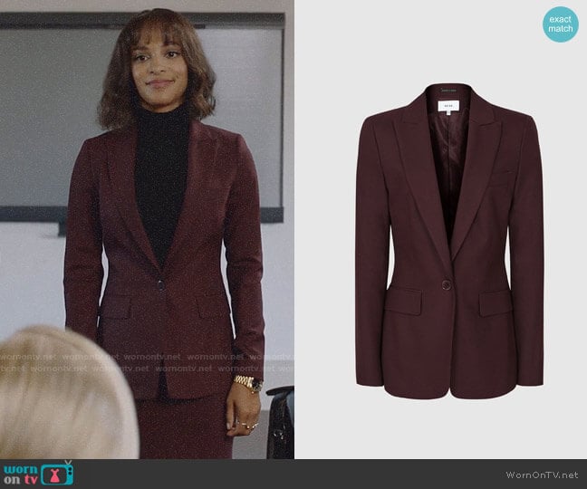 Reiss Lissia Berry Blazer worn by Edie Palmer (Megalyn Echikunwoke) on Almost Family