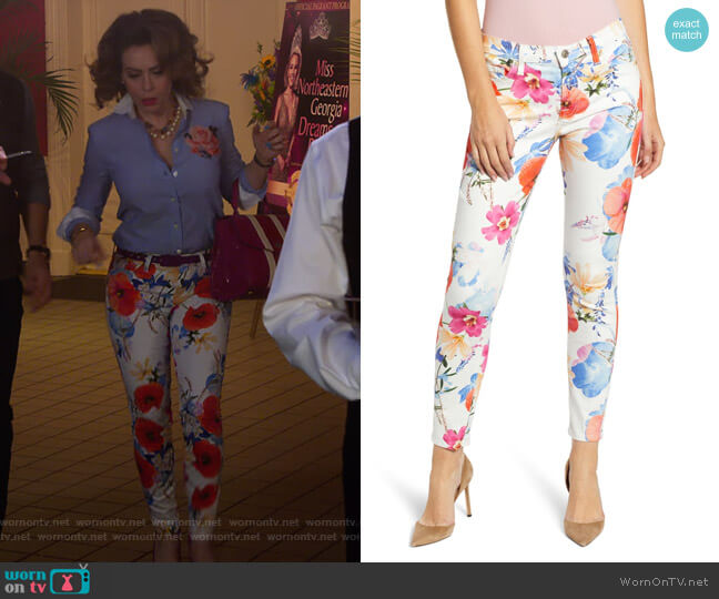 The Ankle Skinny Jeans in Seaside Poppies by 7 For All Mankind worn by Coralee Armstrong (Alyssa Milano) on Insatiable