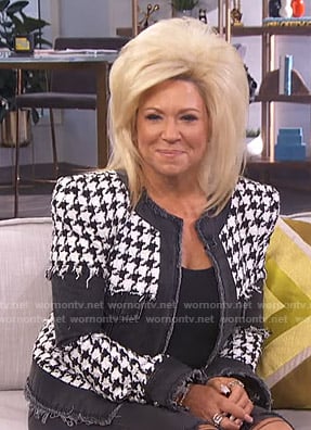 Theresa Caputo’s houndstooth jacket on E! News Daily Pop