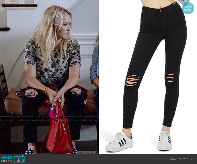Topshop Jamie High Waist Ripped Black Jeans worn by Roxy Doyle (Emily Osment) on Almost Family