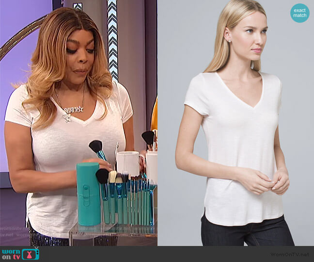 Everyday V-neck Tee by White House Black Market worn by Wendy Williams on The Wendy Williams Show