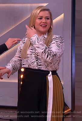 Kelly's white tiger stripe blouse on The Kelly Clarkson Show