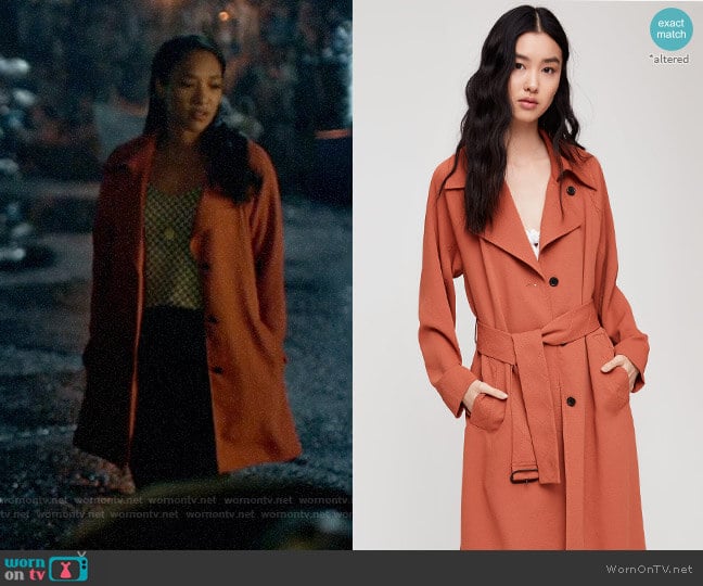 Aritzia Wilfred Pelat Trench Coat in Moroccan Spice worn by Iris West (Candice Patton) on The Flash