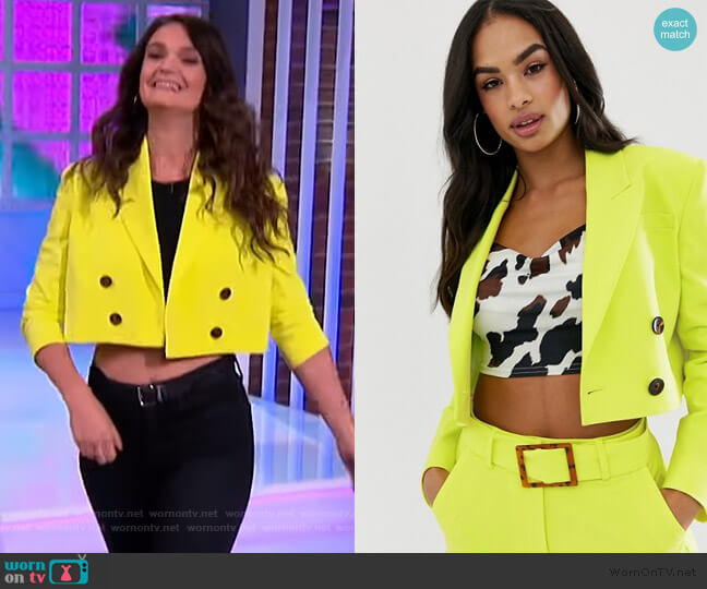 lime cropped suit blazer by ASOS worn by Sam DeRosa on The Kelly Clarkson Show