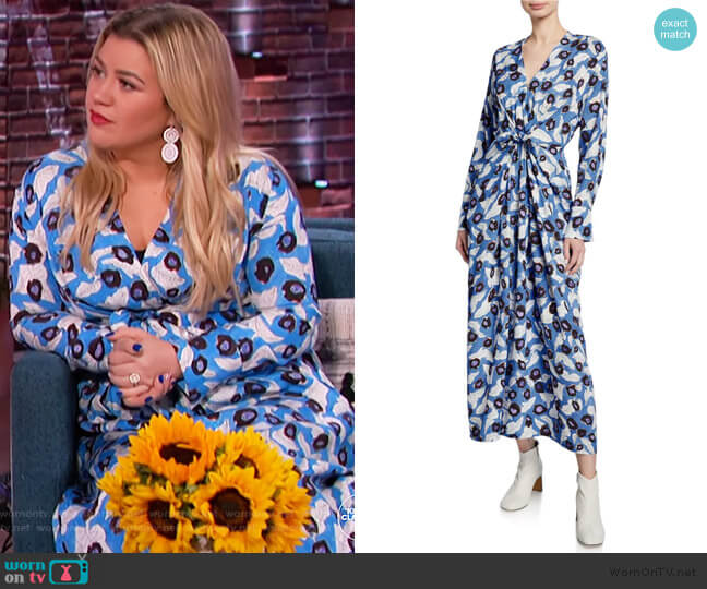 WornOnTV: Kelly’s blue floral print midi dress on The Kelly Clarkson ...