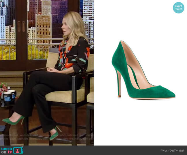 Ellipsis Pointed Pumps by Gianvito Rossi worn by Kelly Ripa on Live with Kelly and Mark