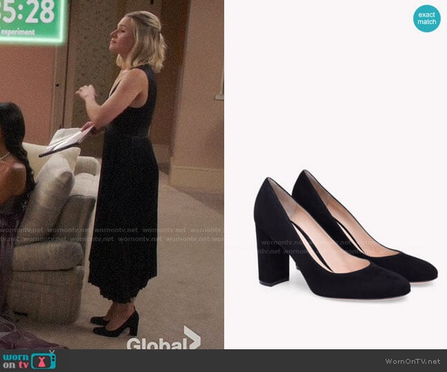 Gianvito Rossi Linda Mid Pumps worn by Eleanor Shellstrop (Kristen Bell) on The Good Place