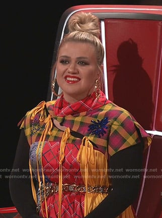 Kelly Clarkson’s asymmetric patchwork dress on The Voice