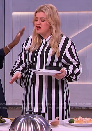 Kelly’s striped tie neck dress on The Kelly Clarkson Show