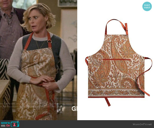 Maison d' Hermine Kashmir Paisley Apron worn by Claire Dunphy (Julie Bowen) on Modern Family