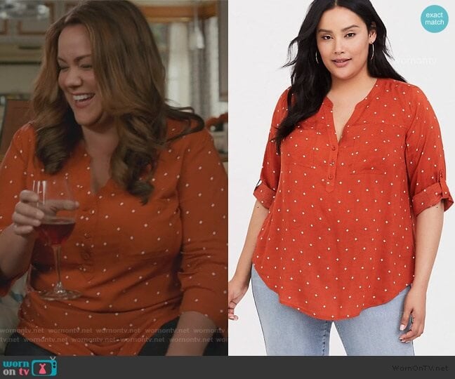 Printed Shirt by Torrid worn by Katie Otto (Katy Mixon) on American Housewife