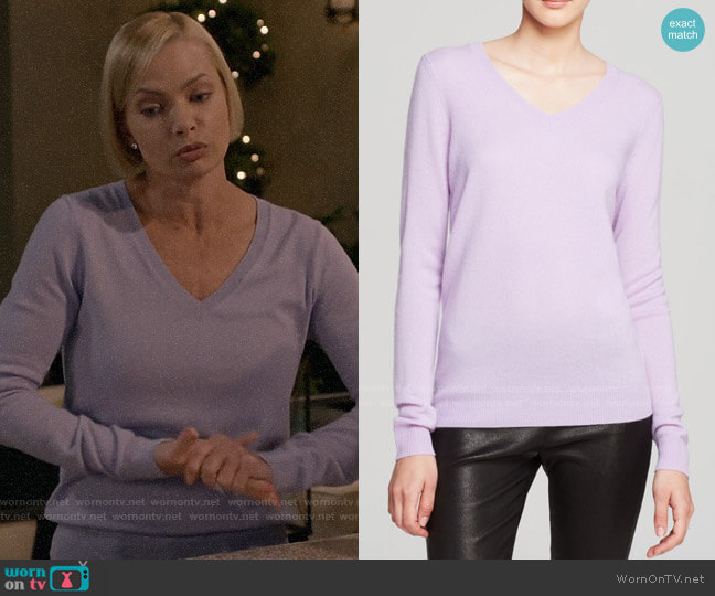 WornOnTV: Jill’s purple v-neck sweater on Mom | Jaime Pressly | Clothes ...