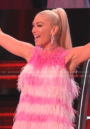 Gwen Stefani’s pink striped feather dress on The Voice