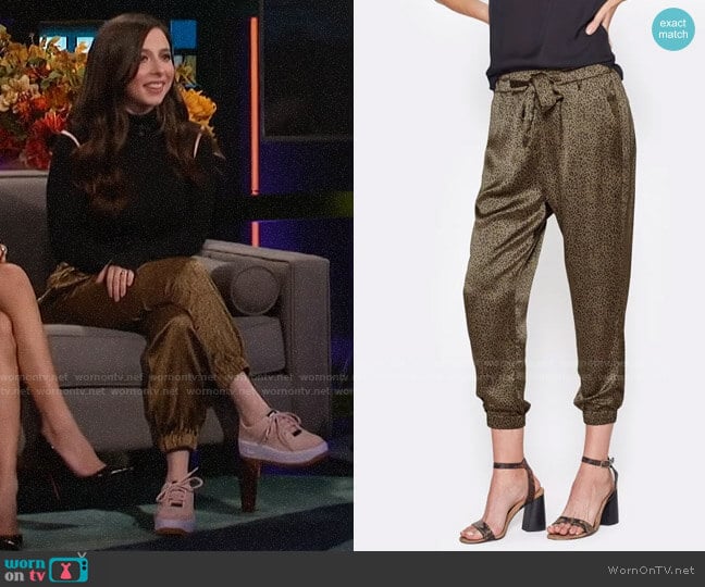 Esther Povitsky’s jogger pants on A Little Late with Lilly Singh