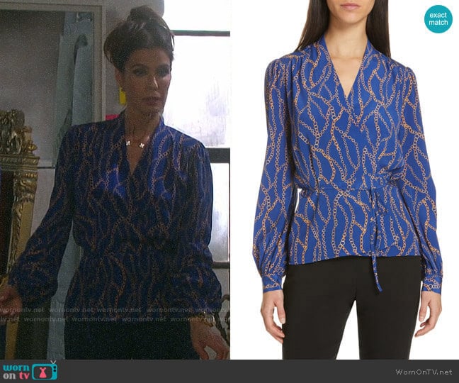 WornOnTV: Hope’s blue chain print blouse and split sleeve blazer on ...