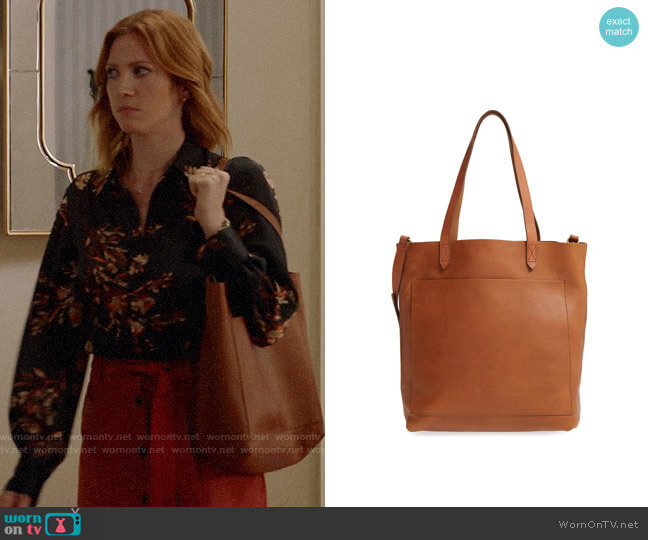 Madewell Medium Leather Transport Tote worn by Julia Bechley (Brittany Snow) on Almost Family