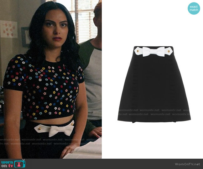 WornOnTV: Veronica's floral crop top and bow detail skirt on