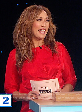 Carrie's red satin dress on The Talk