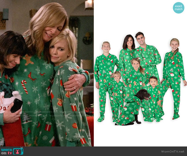 Footed Pajamas Family Matching Green Christmas Onesies worn by Christy Plunkett (Anna Faris) on Mom