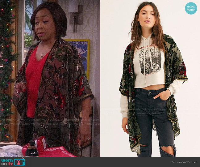 Free People Muse Burn Out Velvet Kimono in Sage Combo worn by Tina Butler (Tichina Arnold) on The Neighborhood