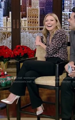 Kelly’s black printed blouse and trousers on Live with Kelly and Ryan