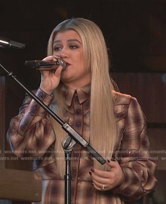 Kelly Clarkson's brown plaid western shirtdress on The Voice