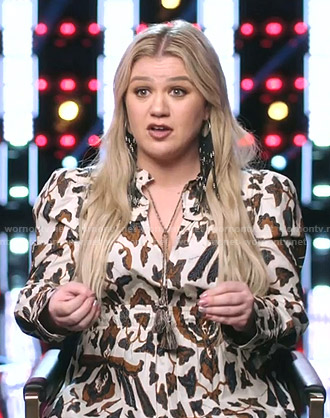 Kelly Clarkson’s white printed tie neck dress on The Voice