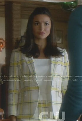 Bess’s white and yellow plaid blazer and shorts on Nancy Drew