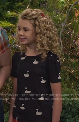 Destiny’s black swan print tee on Bunkd