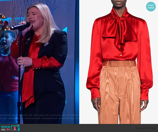 Pussy-bow Neck Blouse by Gucci worn by Kelly Clarkson on The Kelly Clarkson Show