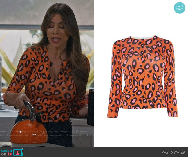 Karen Millen Leopard Print Cardigan worn by  Gloria Pritchett (Sofia Vergara) on Modern Family