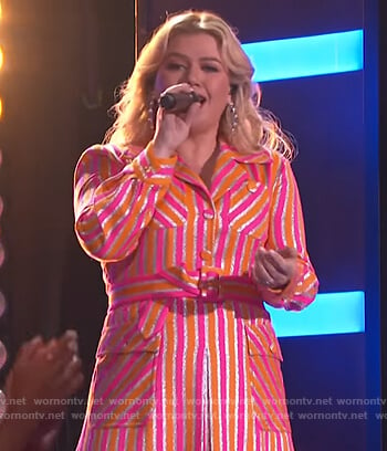 Kelly’s metallic stripe dress on The Kelly Clarkson Show