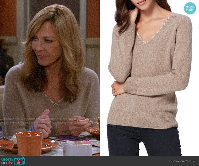 WornOnTV: Bonnie’s beige whipstitch trim sweater on Mom | Allison ...