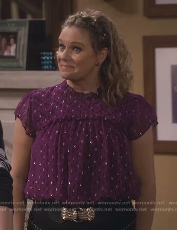 Kimmy's purple printed metallic top on Fuller House