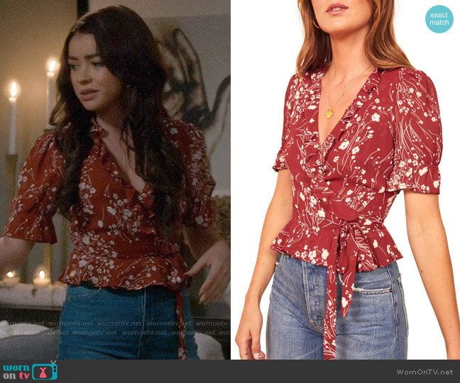 Reformation Caprice Bryce Top worn by Haley Dunphy (Sarah Hyland) on Modern Family